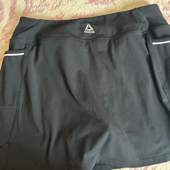 Used Reebok active skort size medium - Picture 2 of 3